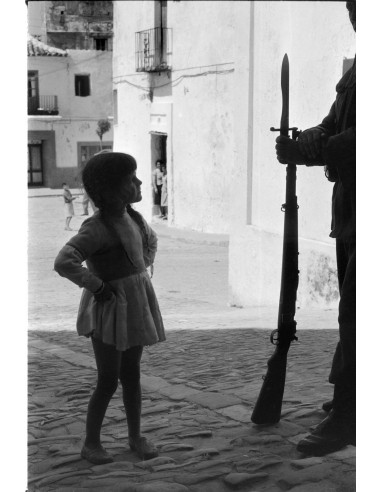 Niña y soldado. Cartagena